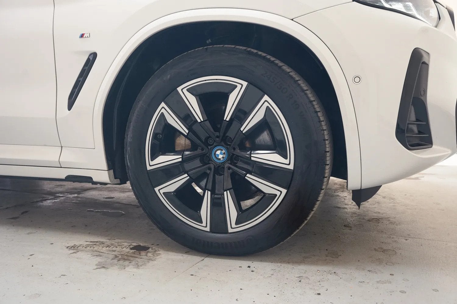 Foto 35 van BMW iX3 80 kWh M Sport Shadow [ Panorama Leder ACC ]