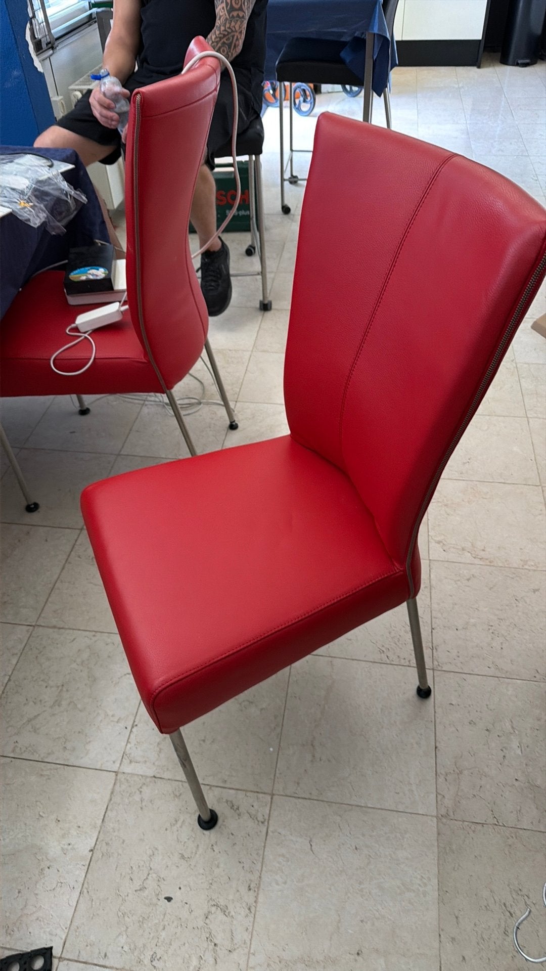 6 x Cameleon eetkamerstoel, Huis en Inrichting, Stoelen, Ophalen, Zo goed als nieuw, Rood, Eén