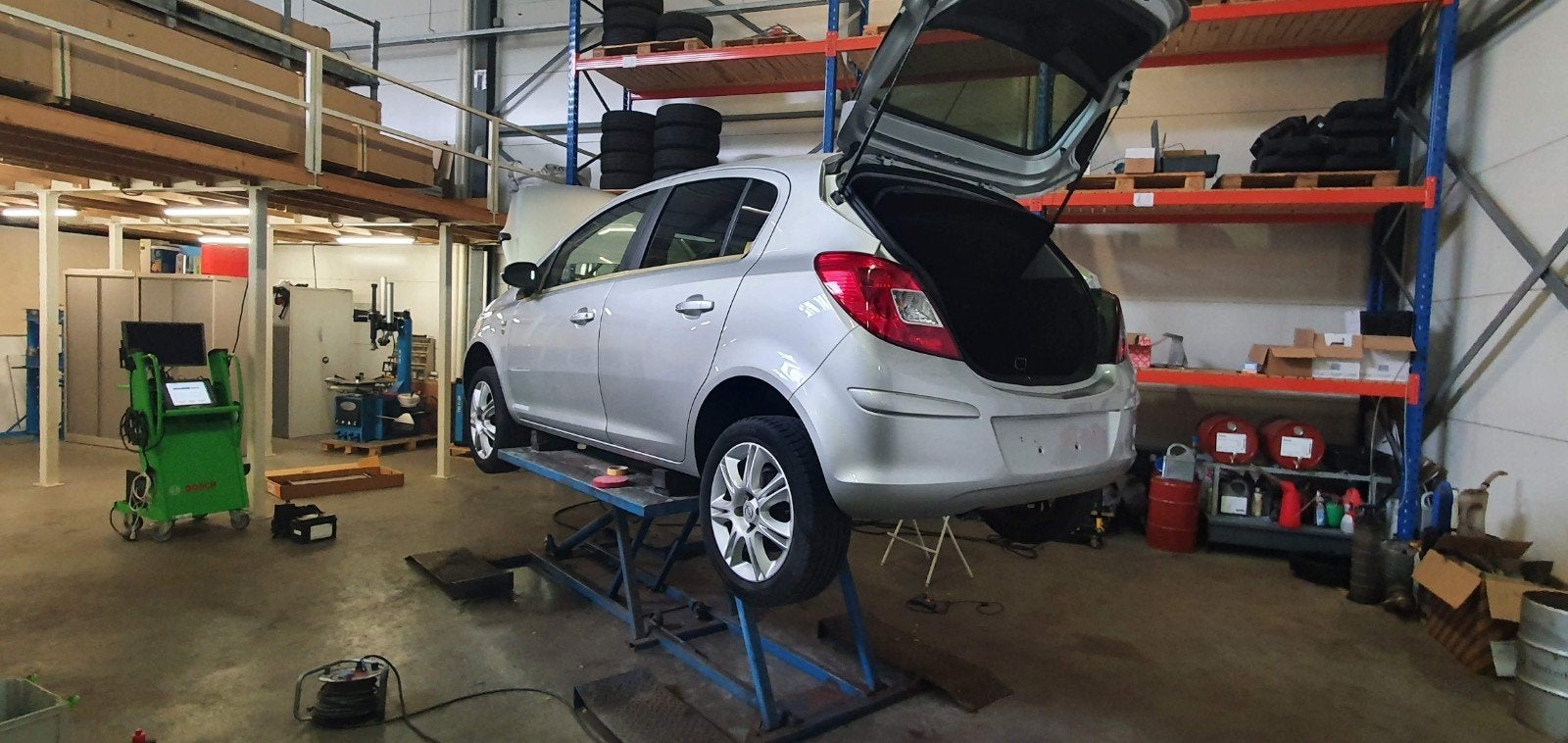 Opel Corsa 1.4 16V 5D 2010 Grijs, Auto's, Voorwielaandrijving, Euro 5, 1063 kg, 1398 cc