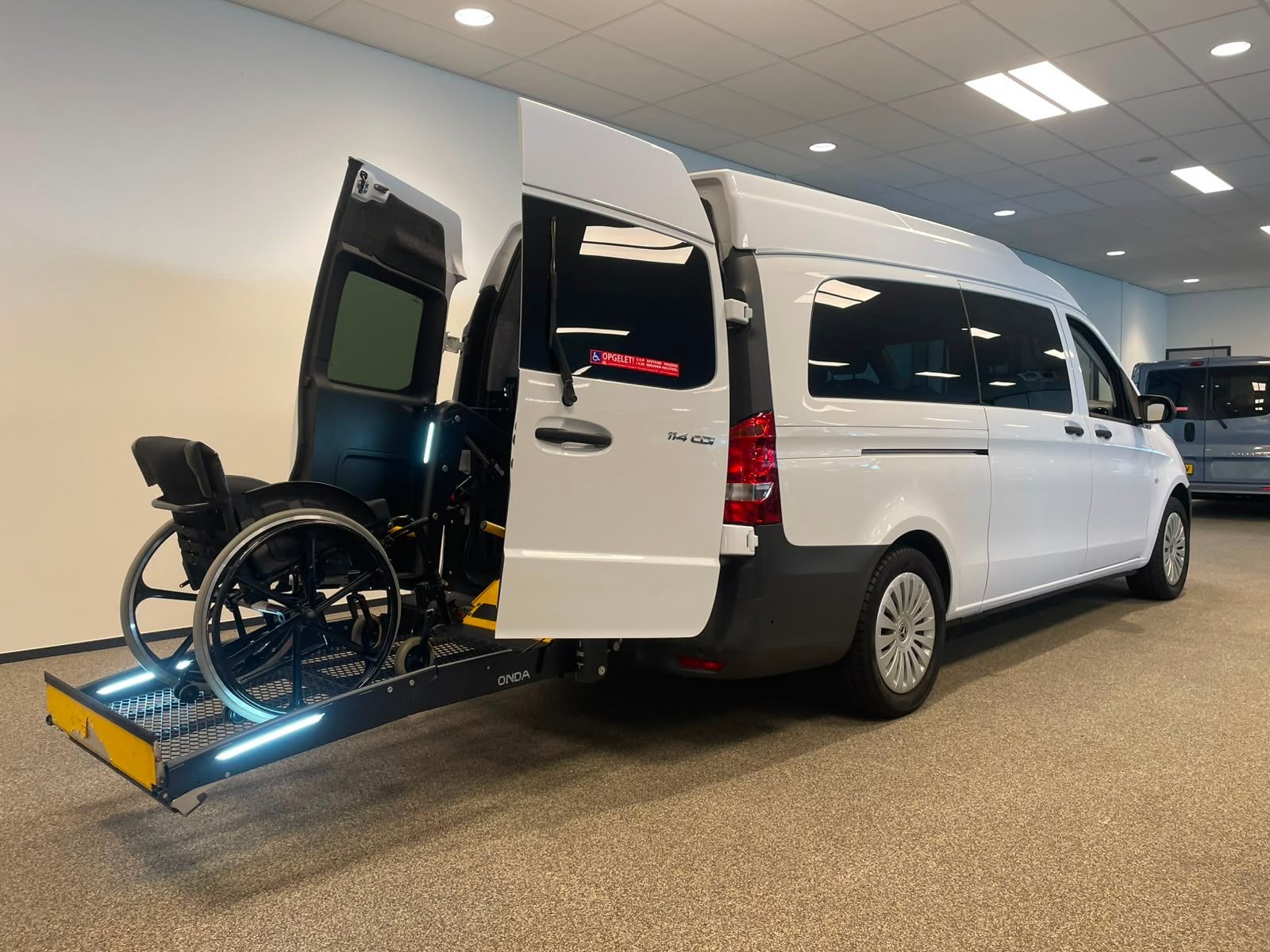 Mercedes-Benz Vito L2H2 Rolstoelbus Automaat Zelfrijder Rols, Automaat, 12 maanden, Gebruikt, Wit