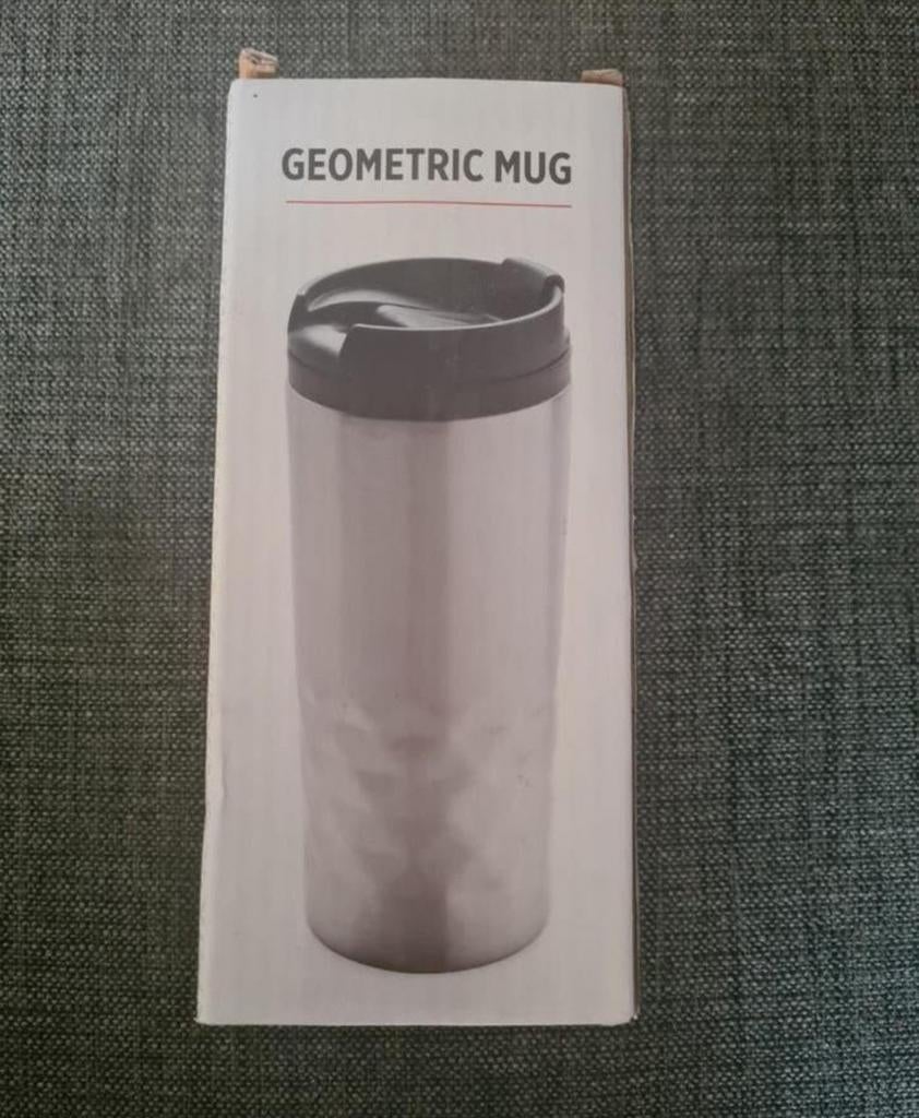 Koffie beker nieuw in de doos
Staat wel een reclame op., Ophalen of Verzenden, Nieuw, Overige materialen, Overige typen
