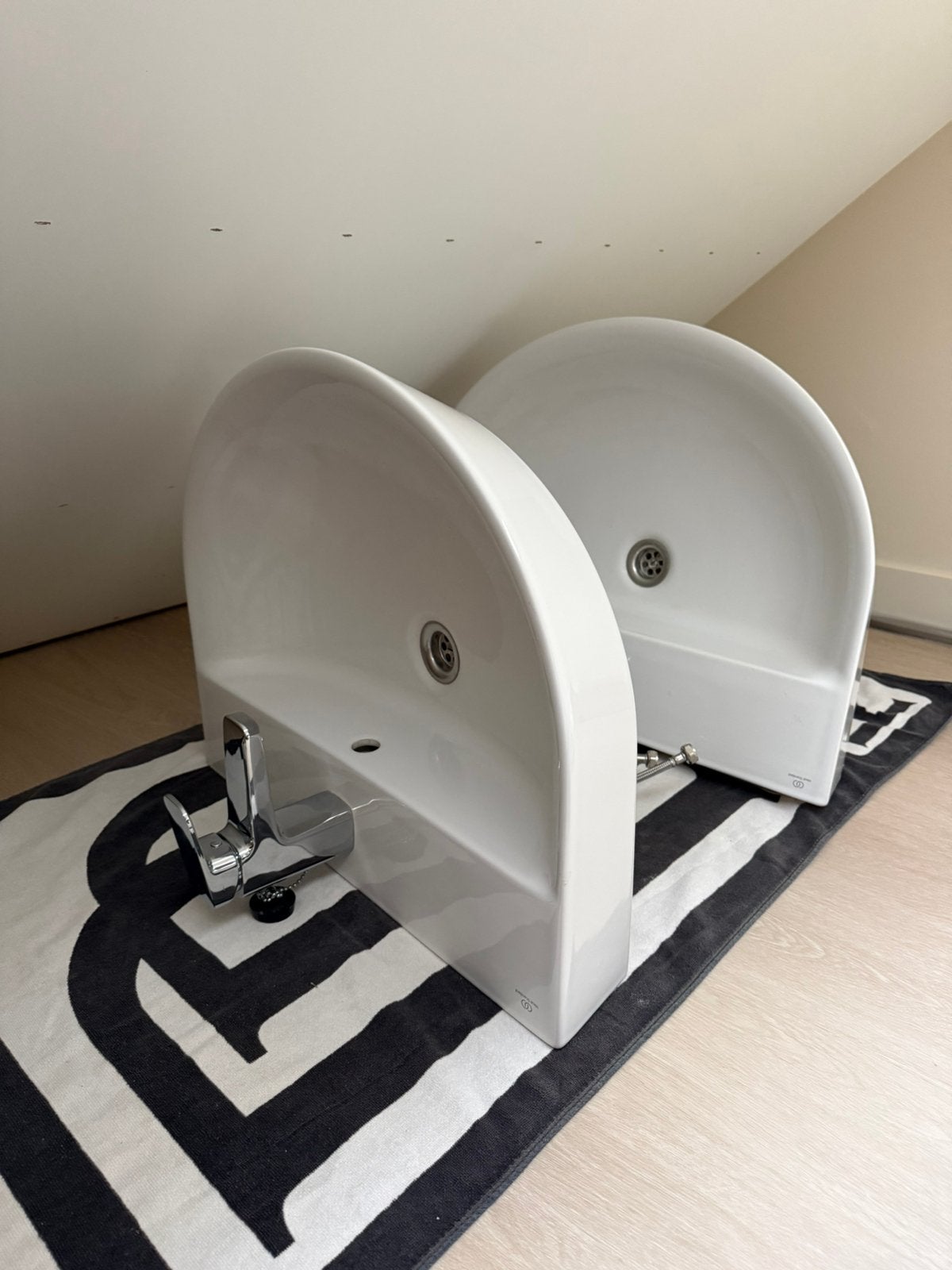 Ideal standard wastafel 2 stuks, Ophalen, Nieuw, 50 tot 100 cm, Minder dan 100 cm