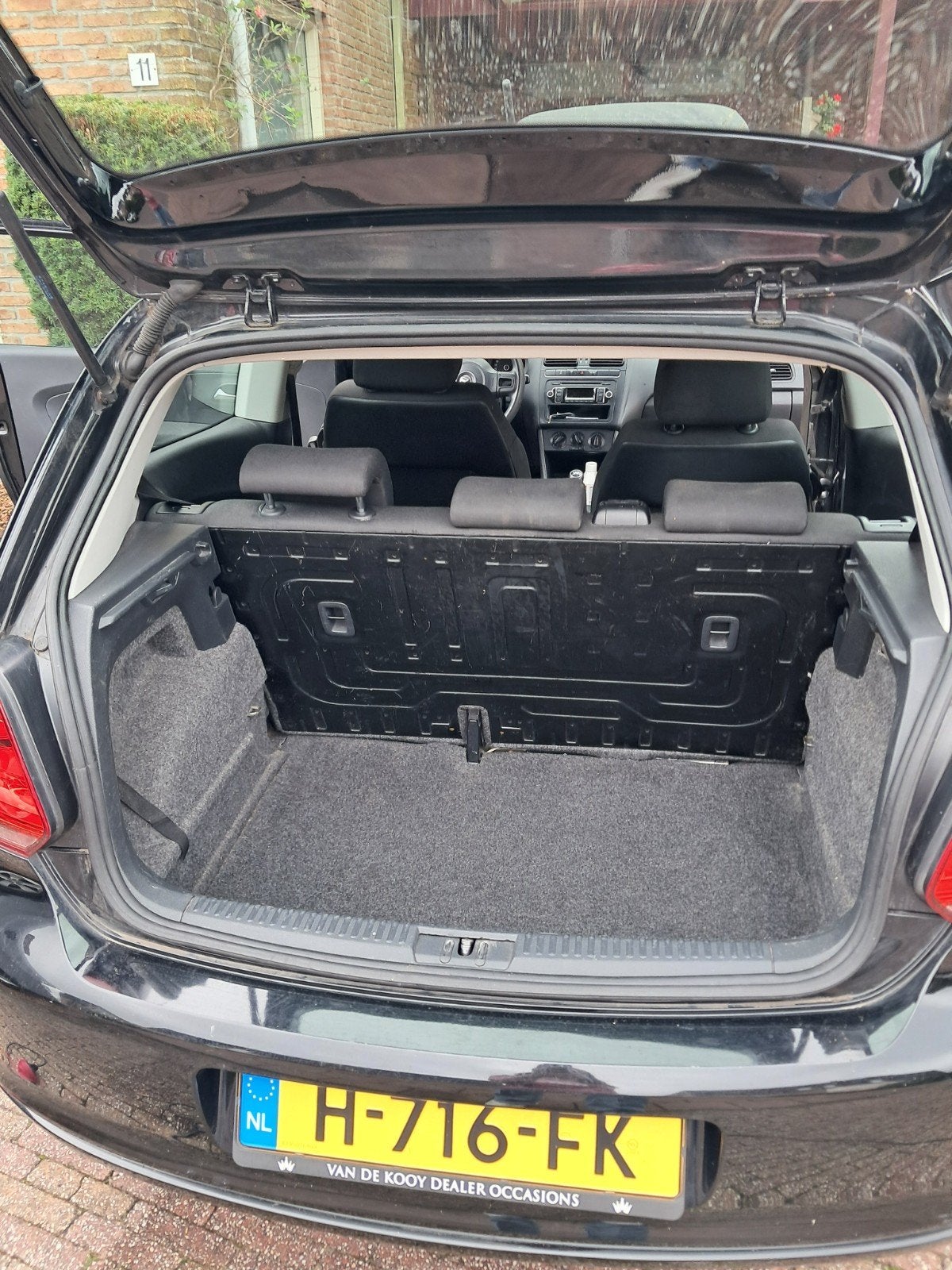 Foto 15 van Volkswagen Polo 1.2 uit 2012 Zwart, 169.193 KM, Airco