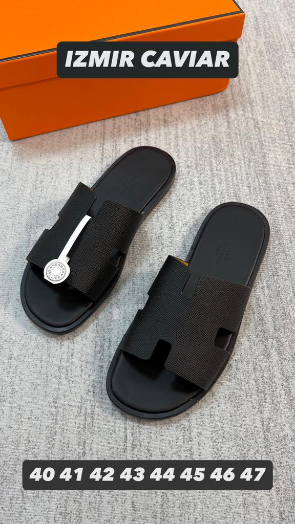 HERMES IZMIR SLIPPERS 40 tm 47 MEERDERE KLEUREN BKIJK FOTOS, Ophalen of Verzenden, Zo goed als nieuw, Zwart