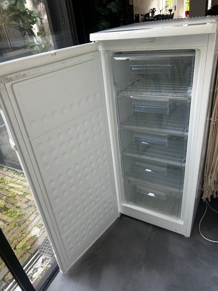 Vrieskast Scandomestic, 120 tot 140 cm, Minder dan 60 cm, Zo goed als nieuw, Vrijstaand