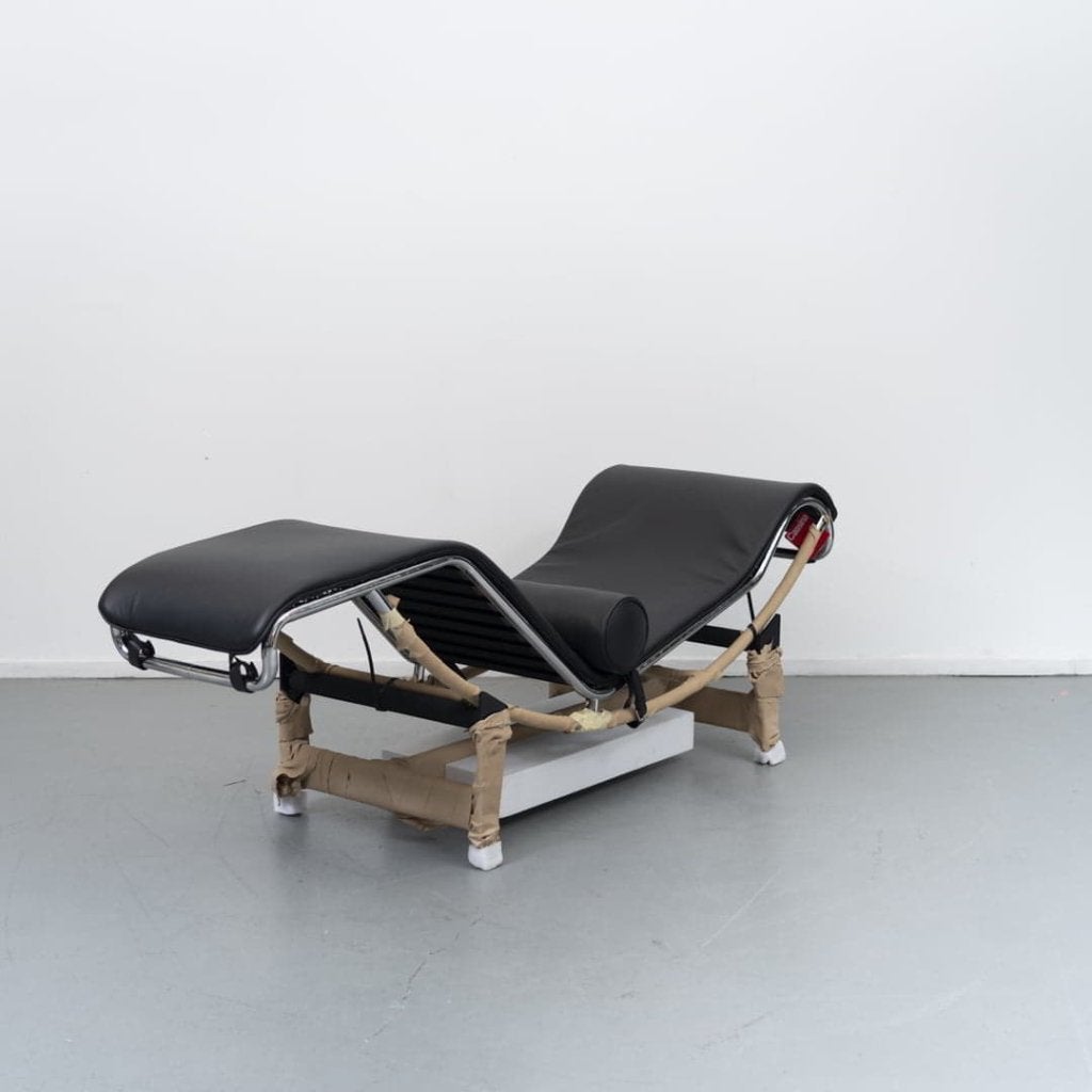 Cassina LC4 Fauteuil Zwart Leer, Niet ingevuld, Nieuw, Niet ingevuld, Niet ingevuld