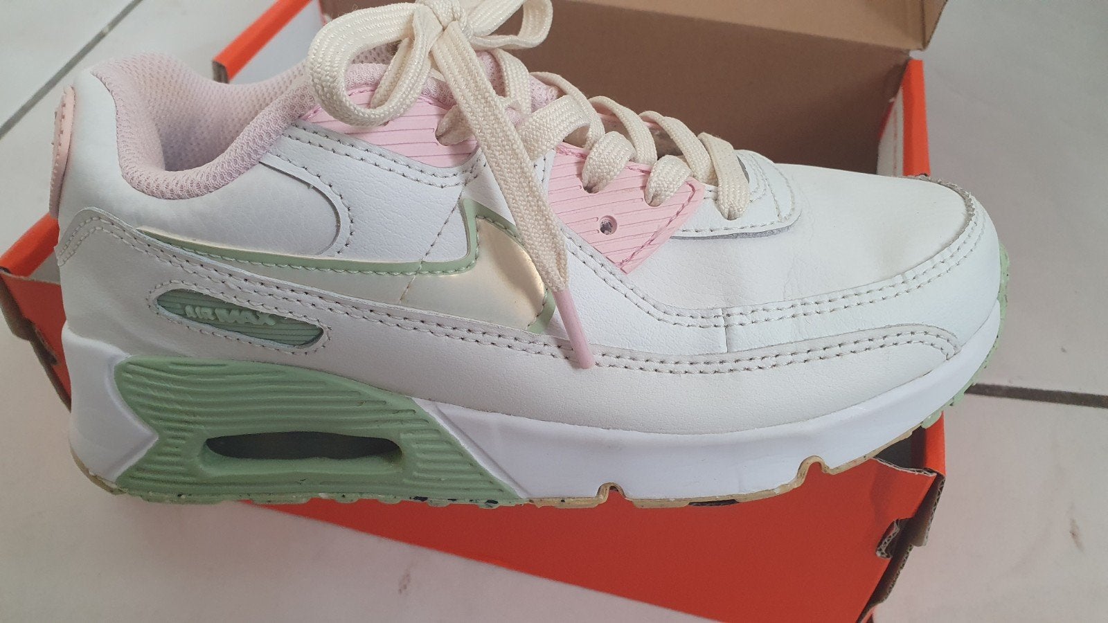 Nike Air Max 90 Sneakers - Wit/Roze/Mintgroen - Maat 35, Wit, Nike, Ophalen of Verzenden, Sneakers of Gympen