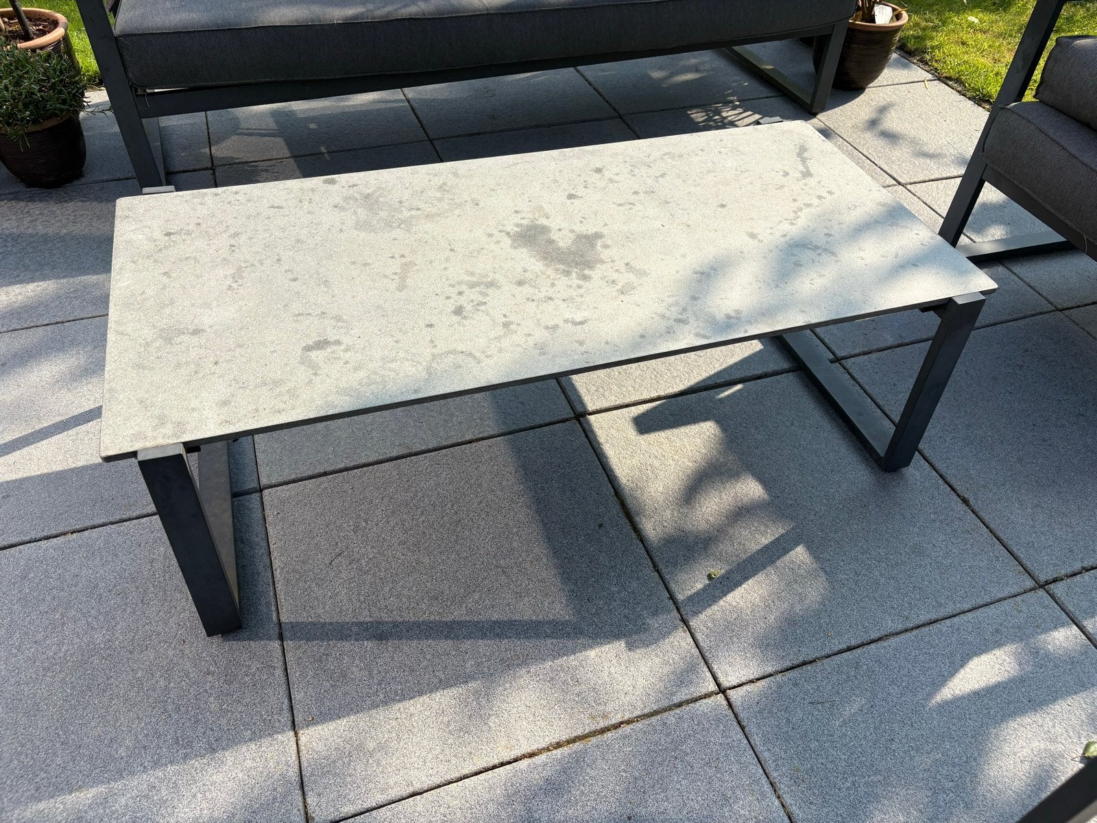 Moderne tuintafel met metalen frame, Tuin en Terras, Ophalen, Gebruikt, Rechthoekig, Metaal