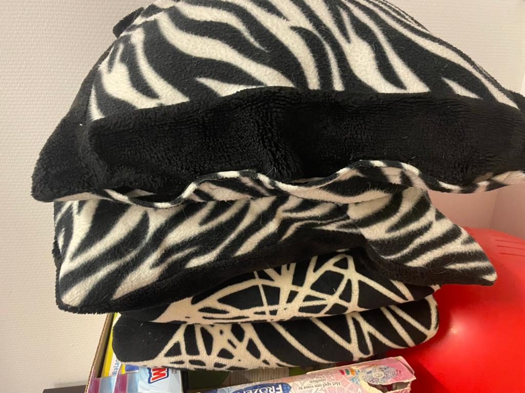 Zwart-witte plaids en kussens met zebraprint, Ophalen, Gebruikt