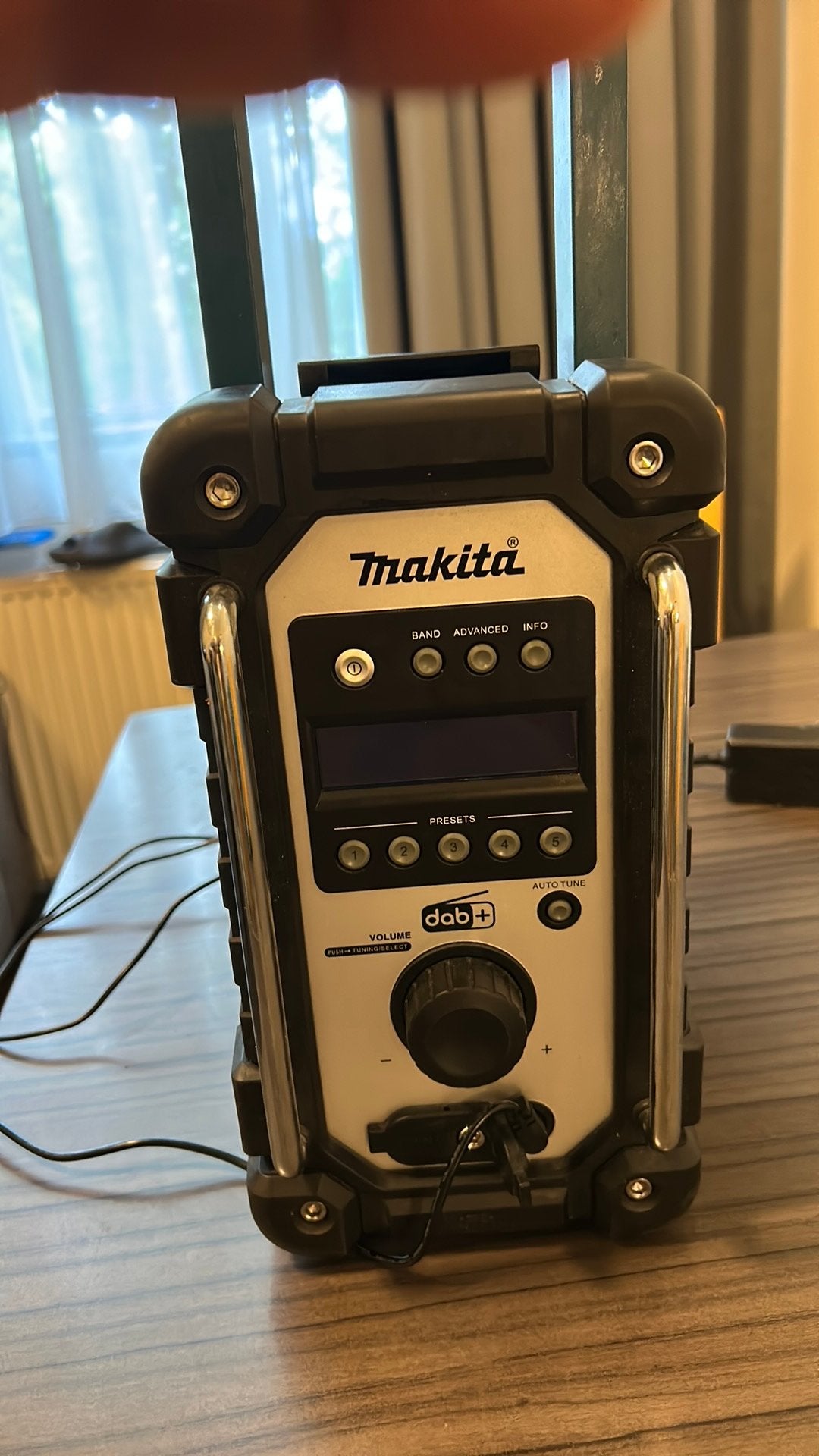 Te koop Makita DMR110N bouwradio !!!, Audio, Tv en Foto, Radio's, Ophalen of Verzenden, Zo goed als nieuw, Bouwradio