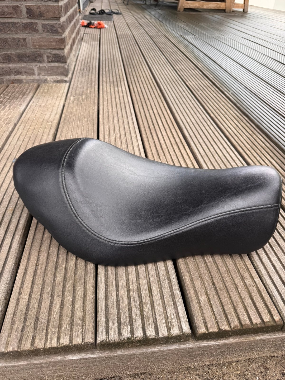 Solo zadel Harley Davidson Sportster iron 883 2013, Ophalen, Gebruikt
