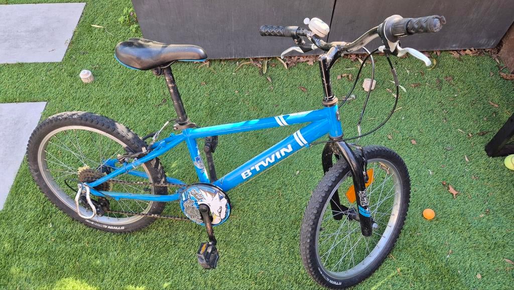 B'Twin kinderfiets 20 inch - Blauw, Fietsen en Brommers, Fietsen | Kinderfietsjes, Ophalen of Verzenden, Gebruikt, 20 inch of meer