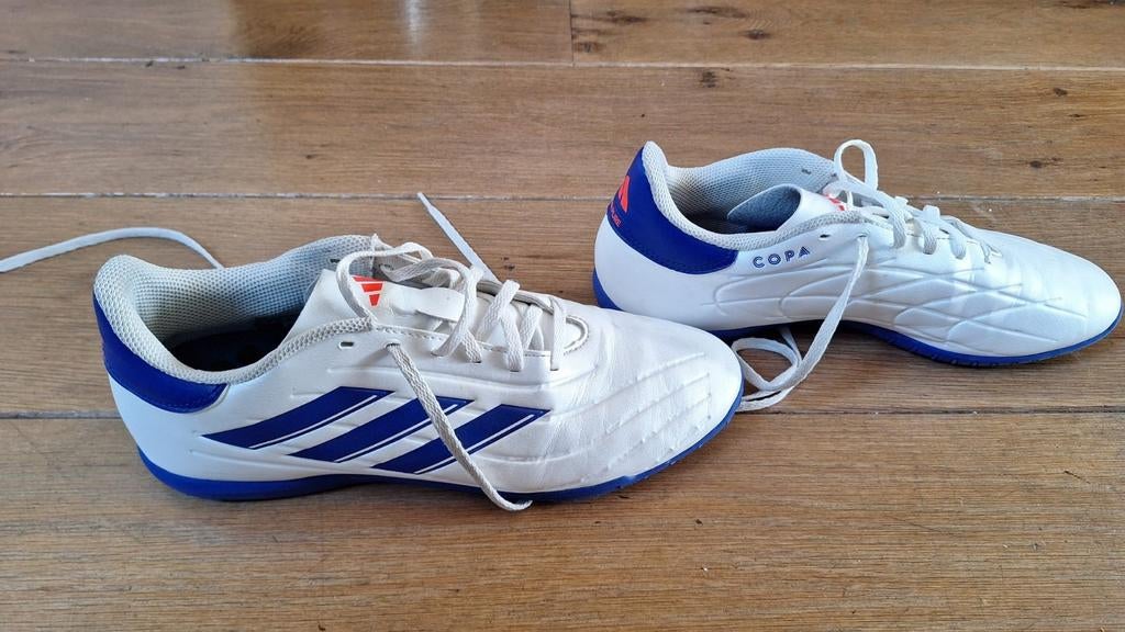 Zaalschoenen Adidas copa pure  maat 43 1/3, Ophalen of Verzenden, Zo goed als nieuw, Schoenen