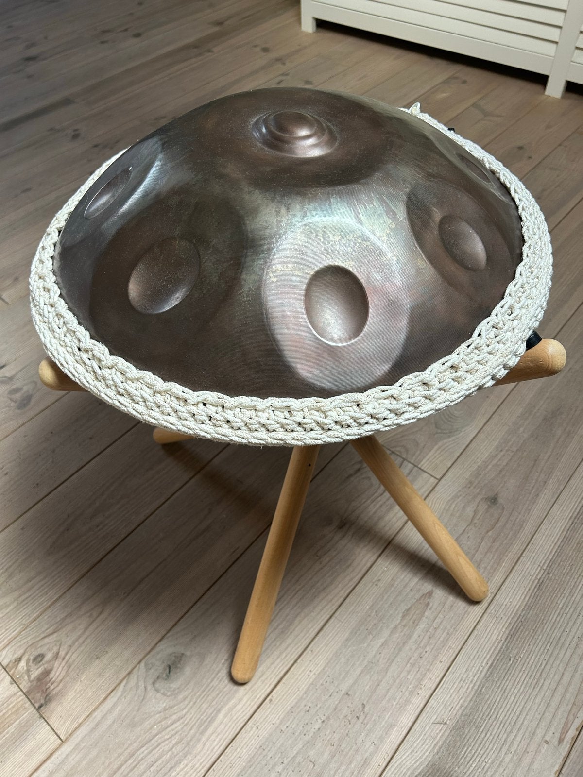 Timbre Handpan C# Amara met standaard en tas, Muziek en Instrumenten, Ophalen, Zo goed als nieuw, Melodische percussie