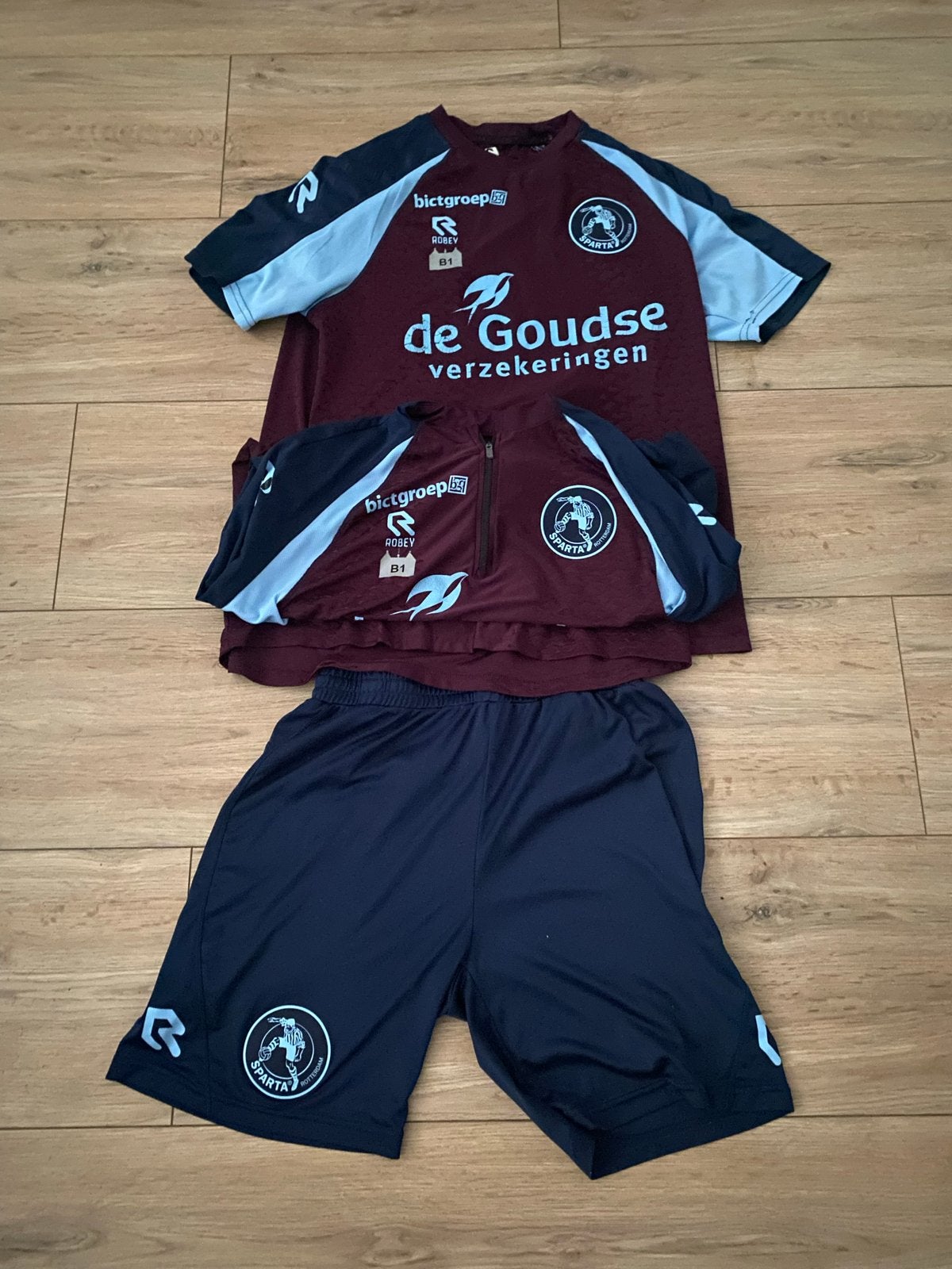 Sparta Rotterdam Voetbaltenue - Shirt, Broekje, Trainingstop, Ophalen, Gebruikt
