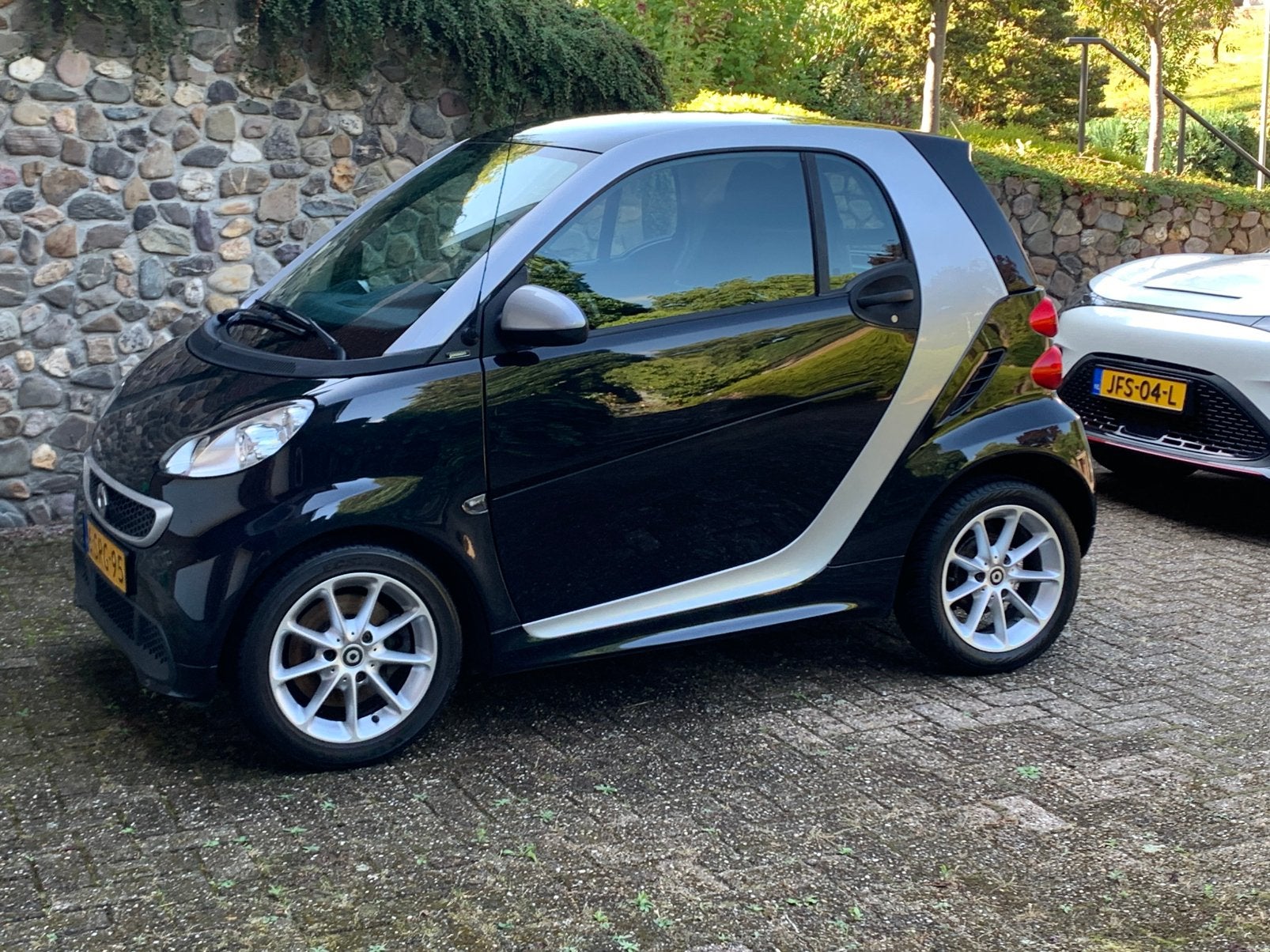 Smart ForTwo 1.0 71pk Coupe MHD AUT 2012, Automaat, Euro 6, 18 €/maand, 23 km/l