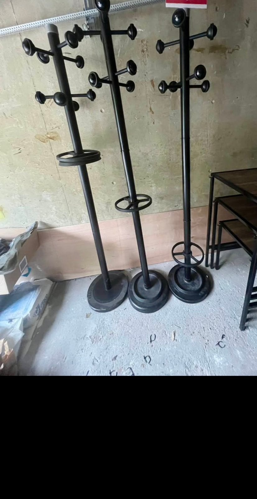 3x Zwarte Staande Kapstokken met Paraplubak, Ophalen, Gebruikt, Metaal, Staande kapstok
