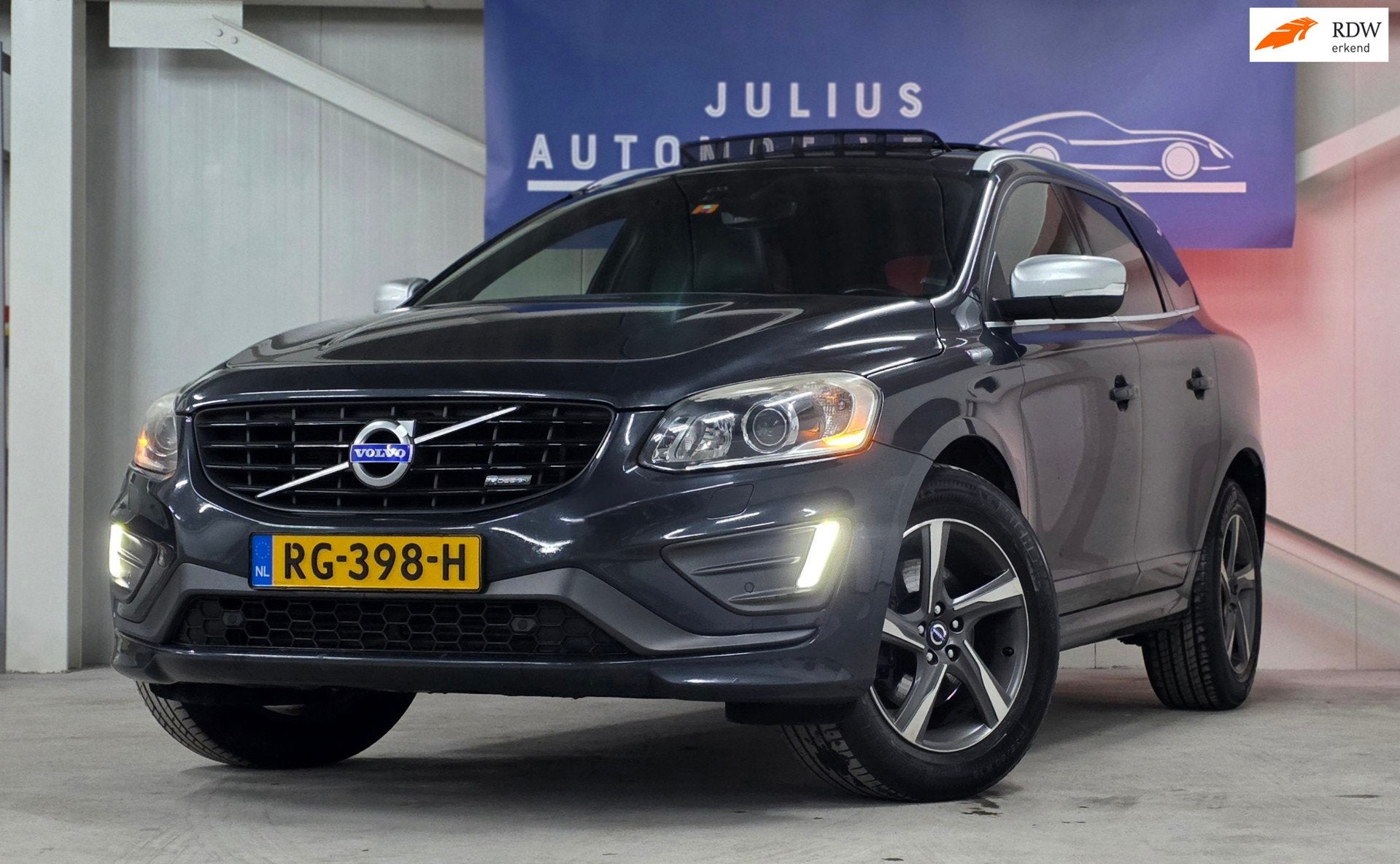 Volvo XC60 2.0 T5 FWD Ocean Race Volvo Dealer Onderhouden Sc, Gebruikt, Zwart, 4 cilinders, 1969 cc