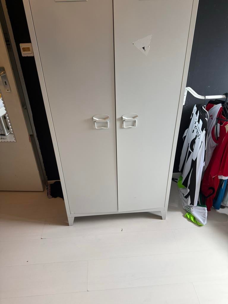 Metalen kledingkast / locker met 2 deuren, Gebruikt, Metaal, 150 tot 200 cm, 25 tot 50 cm