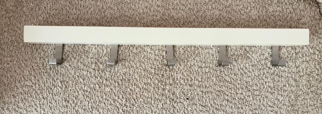 IKEA TJUSIG wandkapstok met 5 haken, wit, Huis en Inrichting, Gebruikt, Minder dan 100 cm, Hout, Ophalen