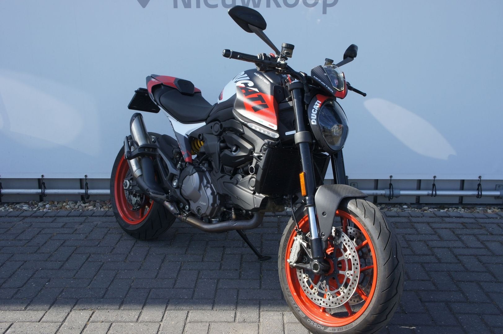 DUCATI MONSTER 797 + (bj 2022) 12,968 km, DUCATI, 2 cilinders, Motorrijbewijs A, Bedrijf