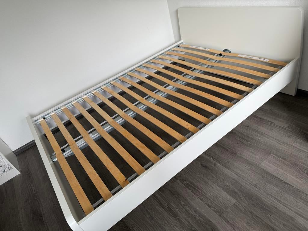 Bed, Huis en Inrichting, Slaapkamer | Bedden, Ophalen, Wit, Tweepersoons, 140 cm