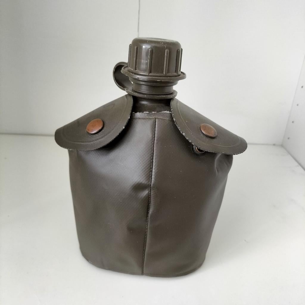 Veldfles met hoes en beker, NL leger 1988, Ophalen of Verzenden, Landmacht, Nederland, Overige typen