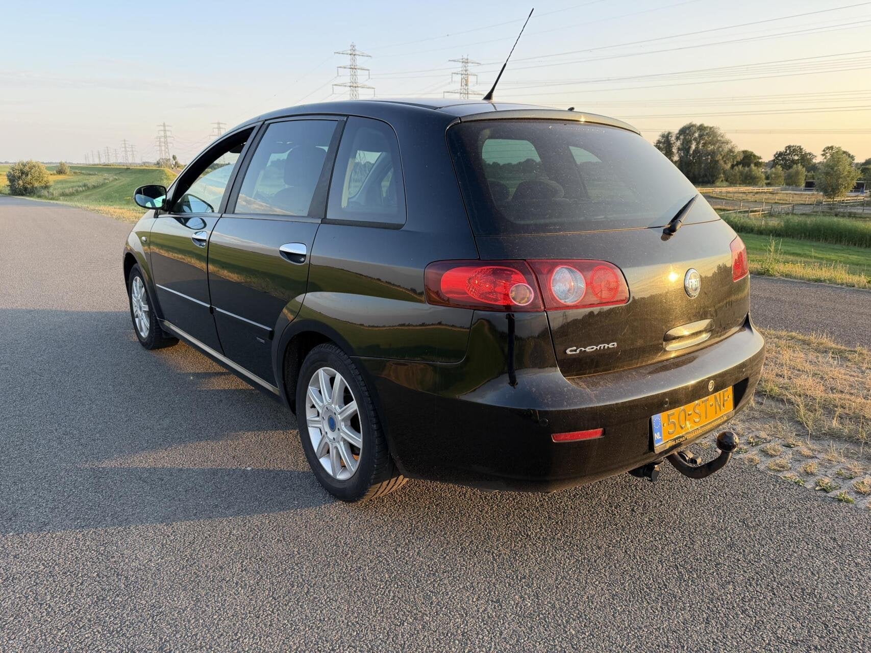 Fiat Croma 1.8-16V Dynamic, Gebruikt, 4 cilinders, 1796 cc, Zwart