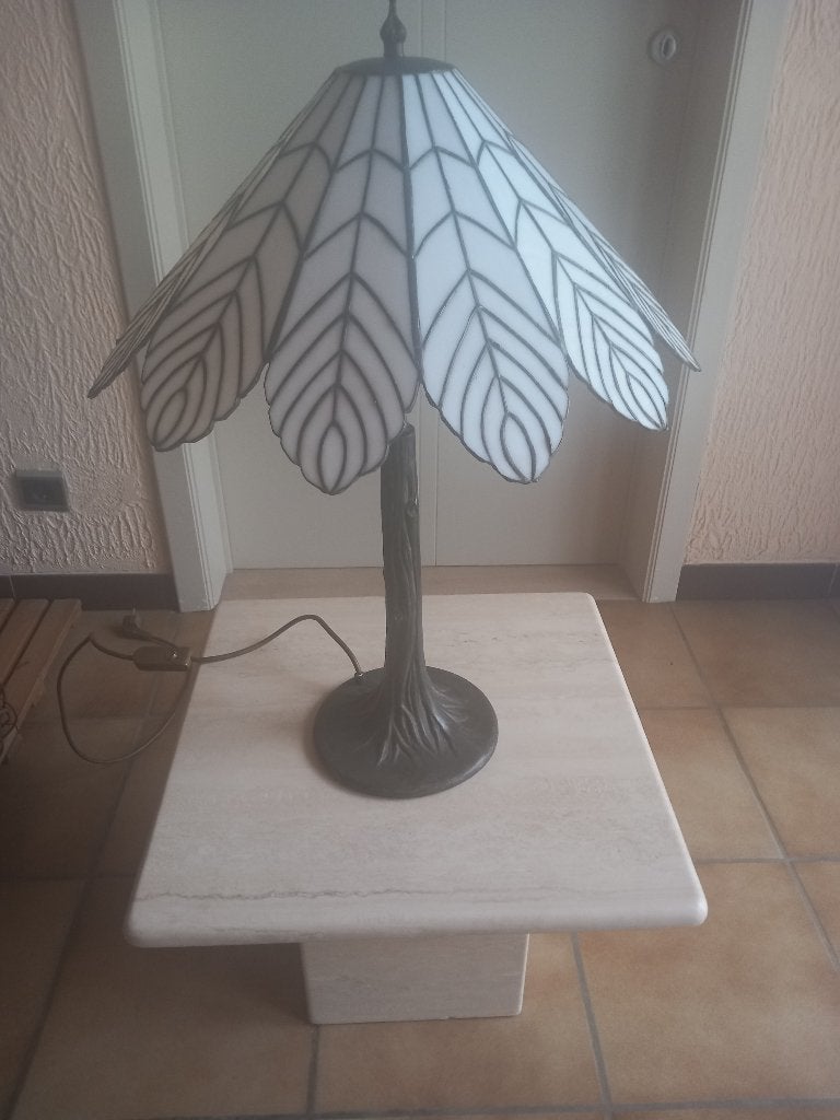 Glazen lamp tiffany stijl met bronzen voet, Antiek en Kunst, Antiek | Lampen, Ophalen of Verzenden