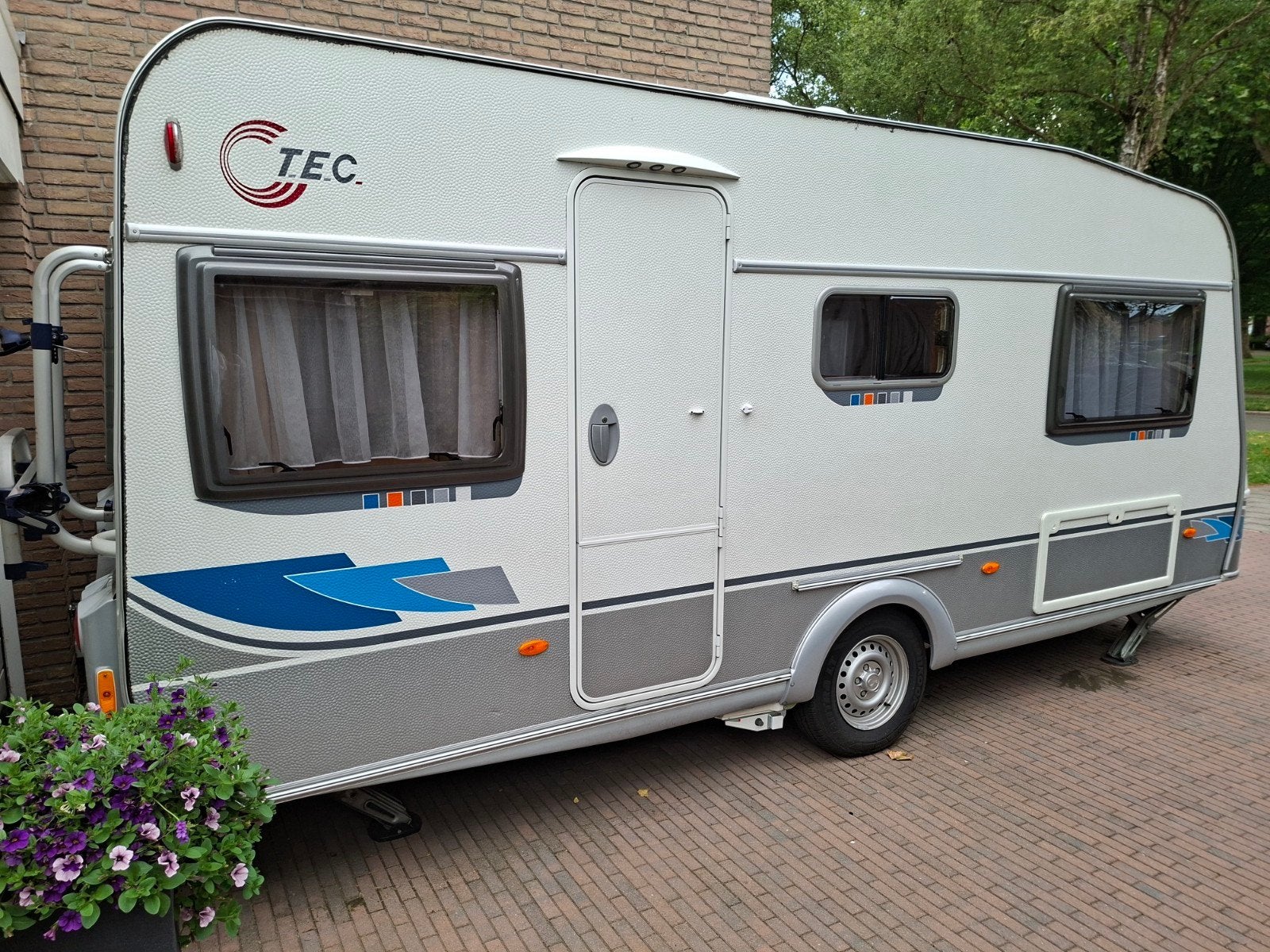 TEC Travelking 470K1, enkele bedden, voortent en mover, Caravans en Kamperen, Standaardzit, T.E.C., Schokbreker, Tot en met 3
