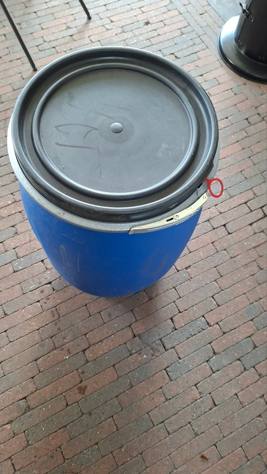 voederton, 150 liter of meer, Ophalen