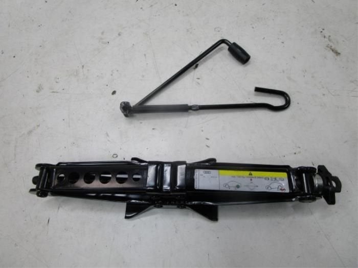 Audi A3 8V0 Krik (8V0011031A), Ophalen of Verzenden, Gebruikt