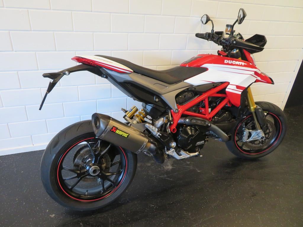 Ducati HYPERMOTARD 939 SP ABS AKRA VET! (bj 2016), Motoren, Bedrijf, Naked bike