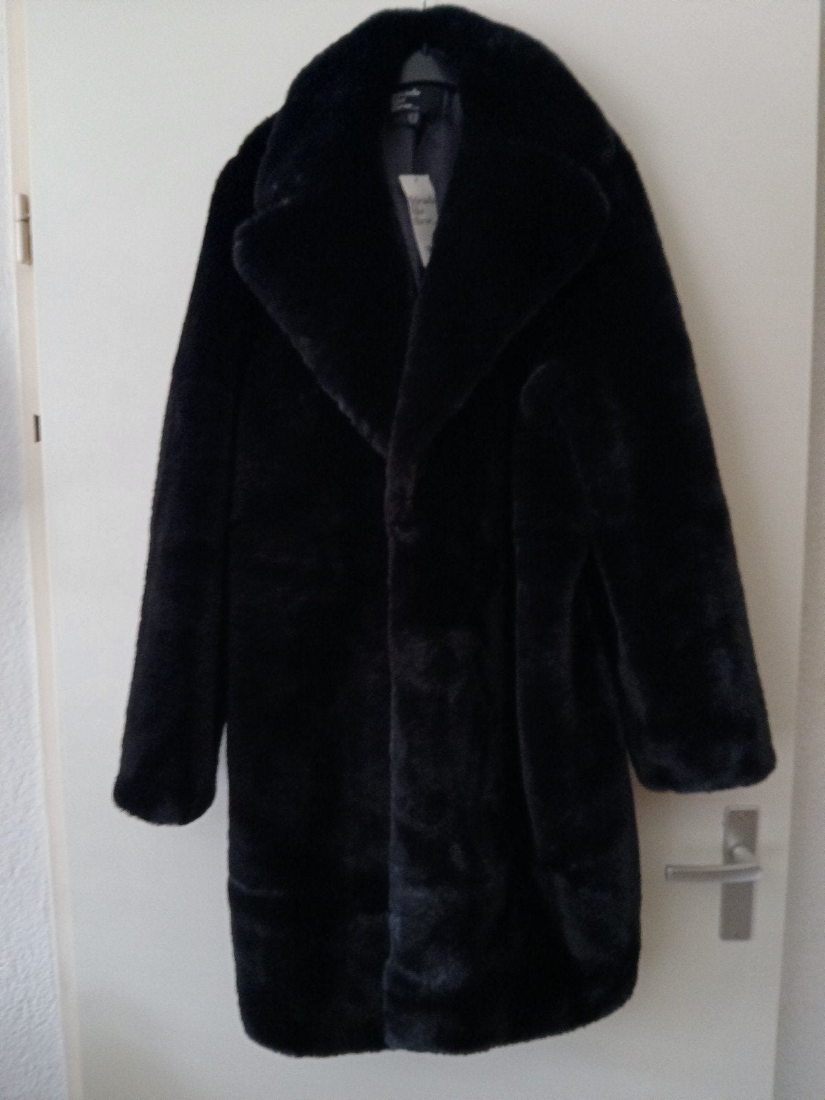 Prachtige fluffy winterjas te koop, Kleding | Dames, Grote Maten, Ophalen of Verzenden, Nieuw, Zwart, Jas of Mantel