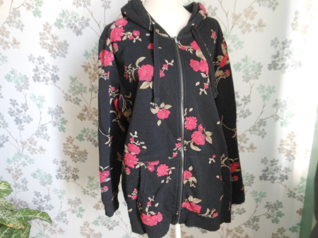 Mooi C&A vest met bloemen met katoen, Ophalen of Verzenden, Zo goed als nieuw, Zwart, Trui of Vest