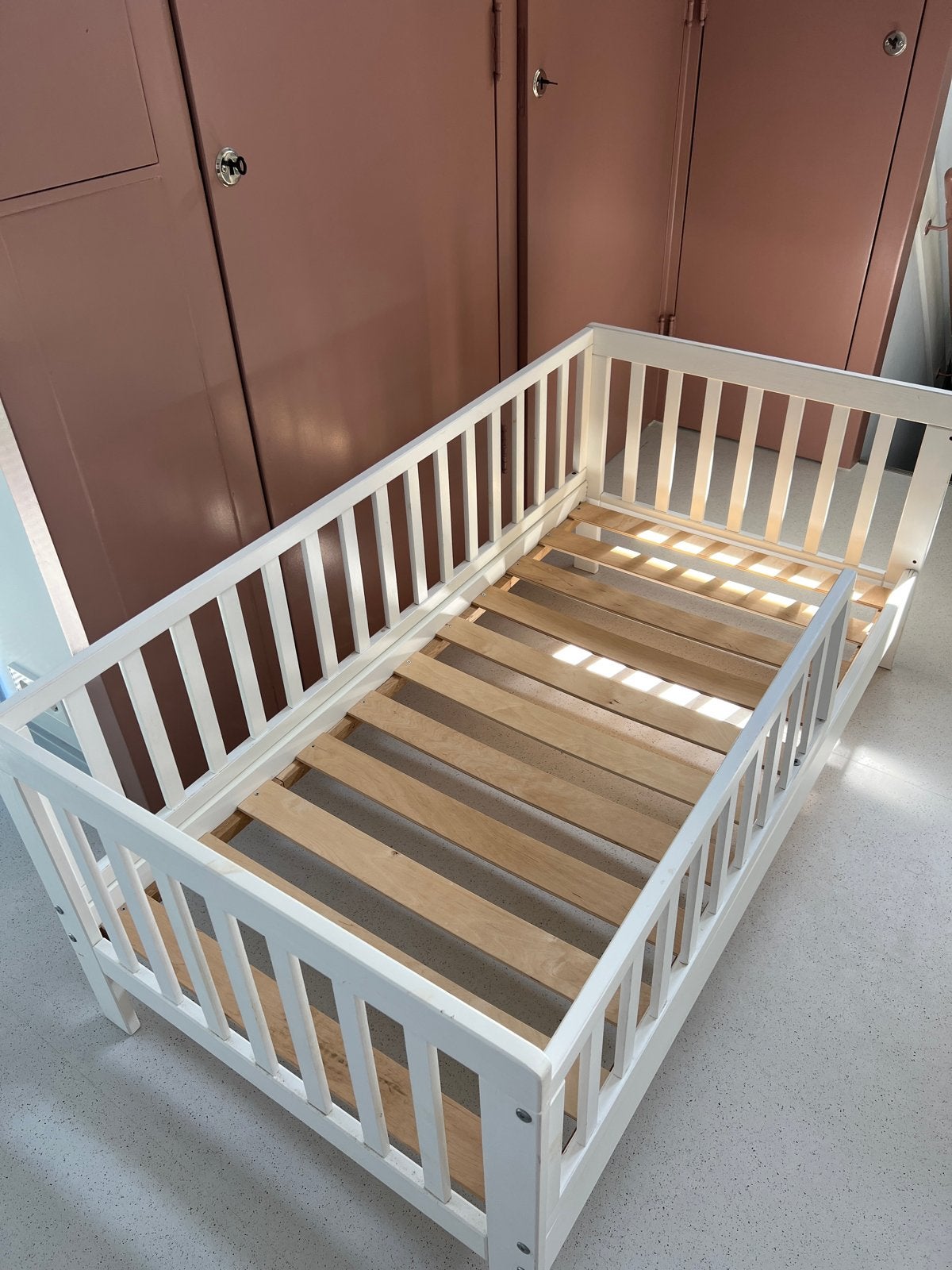 Peuterbed Petite Amélie Plume 140x70 met lattenbodem, Kinderen en Baby's, Kinderkamer | Bedden, Ophalen, Gebruikt, 70 tot 85 cm