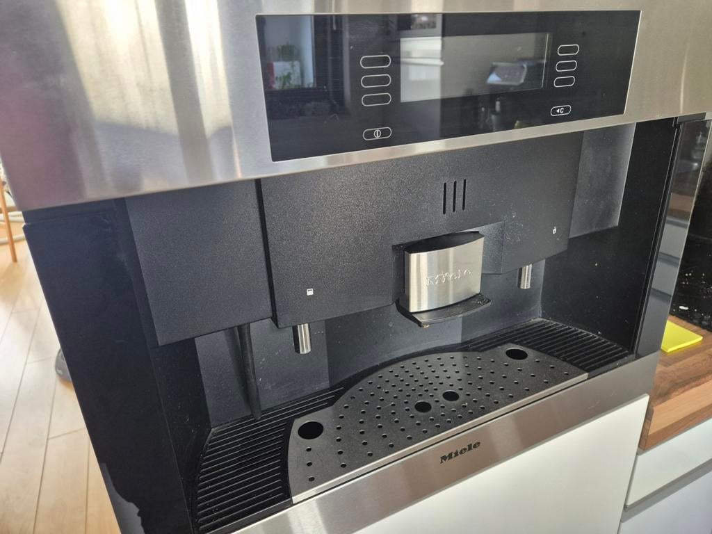 Miele koffiemachine CVA 4085, Ophalen, Koffiemachine