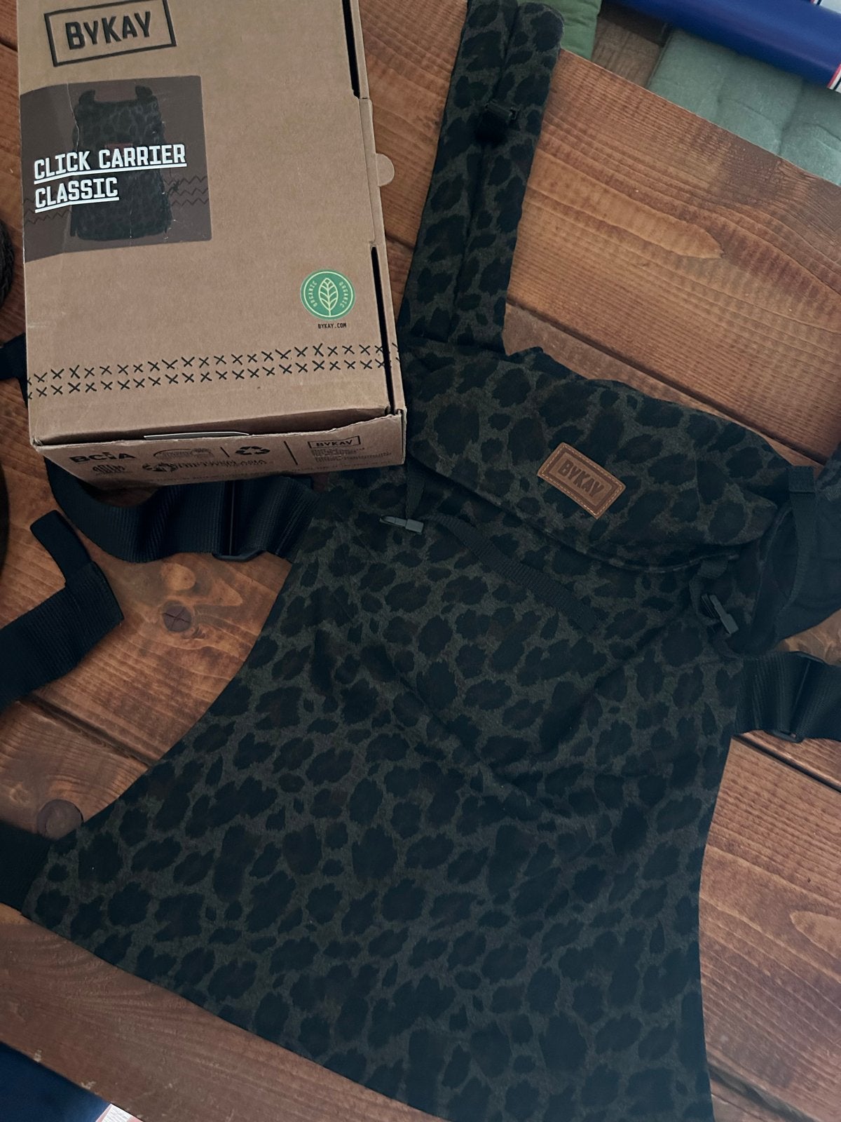 ByKay Click Carrier Classic – Panther Print, Overige merken, Ophalen of Verzenden, Zo goed als nieuw, Buik, Rug of Zij