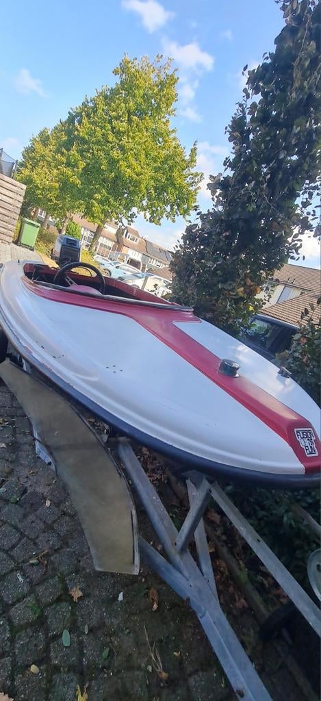 12ft Speedboot met 40pk Yamaha motor en trailer, Ophalen