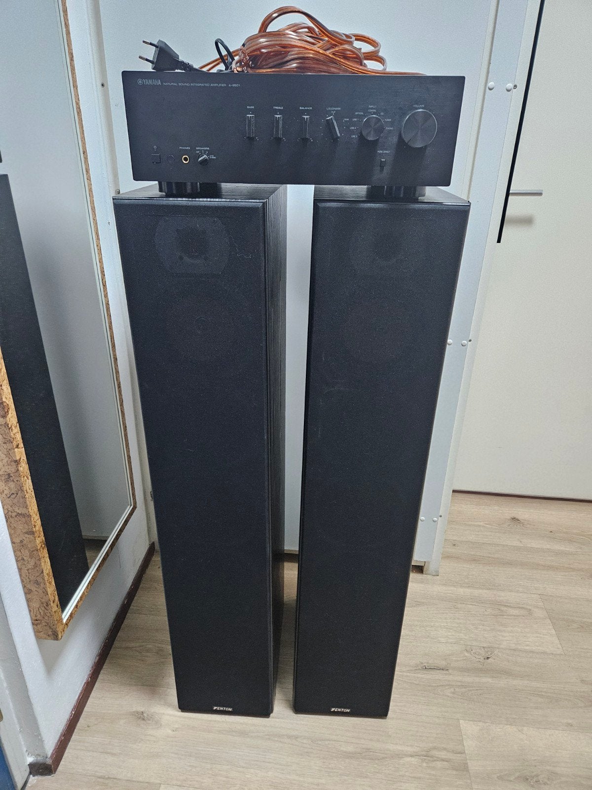 te koop stereo versterker van yamaha en boxen van Fenton., Ophalen, Speakerset, Yamaha, Afstandsbediening