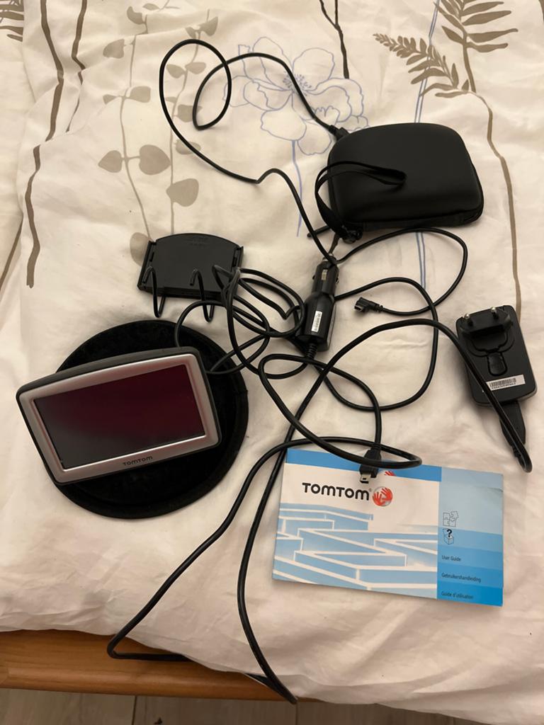 TomTom navigatiesysteem met accessoires, Ophalen of Verzenden, Gebruikt