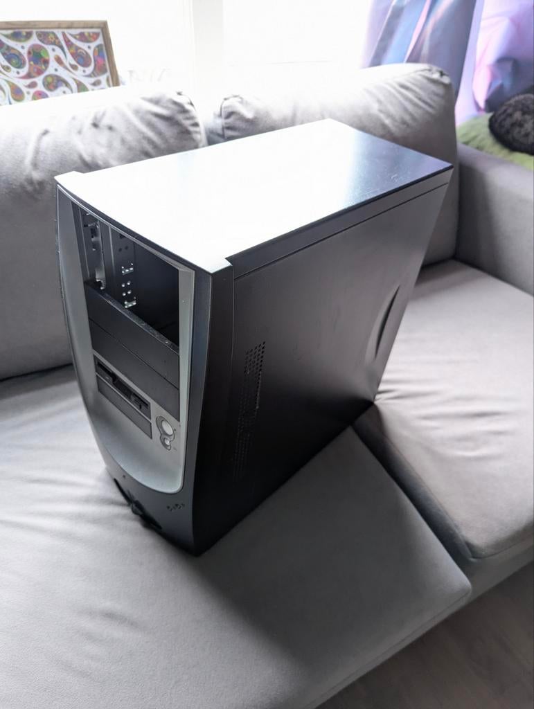 Desktop PC  uit 2007 voor onderdelen., Computers en Software, Desktop Pc's, Ophalen, Onbekend, HDD
