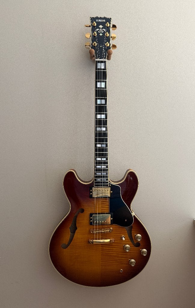 Yamaha SA 2200 Violin Sunburst incl. case, Muziek en Instrumenten, Snaarinstrumenten | Gitaren | Elektrisch, Ophalen of Verzenden
