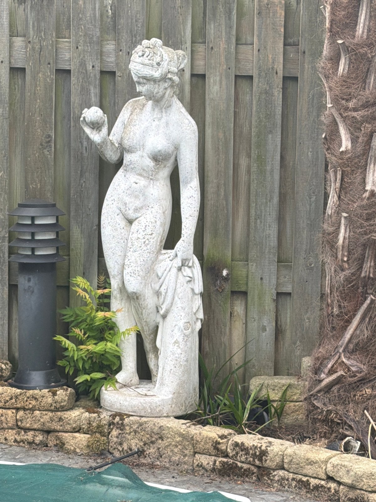 Twee klassieke tuinbeelden: David en Venus, Tuin en Terras, Tuinbeelden, Ophalen, Gebruikt, Beton, Mensenbeeld