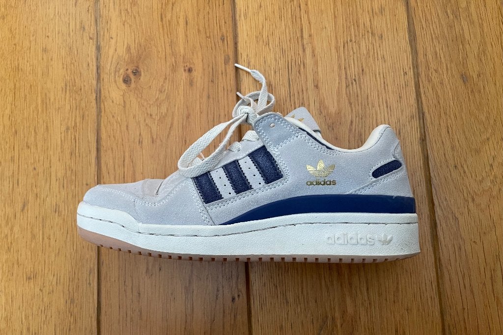 Adidas kinder Sneaker maat 38 1/2  Kleur Wit Blauw, Adidas, Wit, Ophalen of Verzenden, Sneakers of Gympen