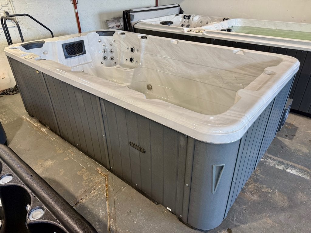 Zwemspa/Jacuzzi Aquatic1 incl warmtepomp - 12 maand garantie, Ophalen of Verzenden, Zo goed als nieuw