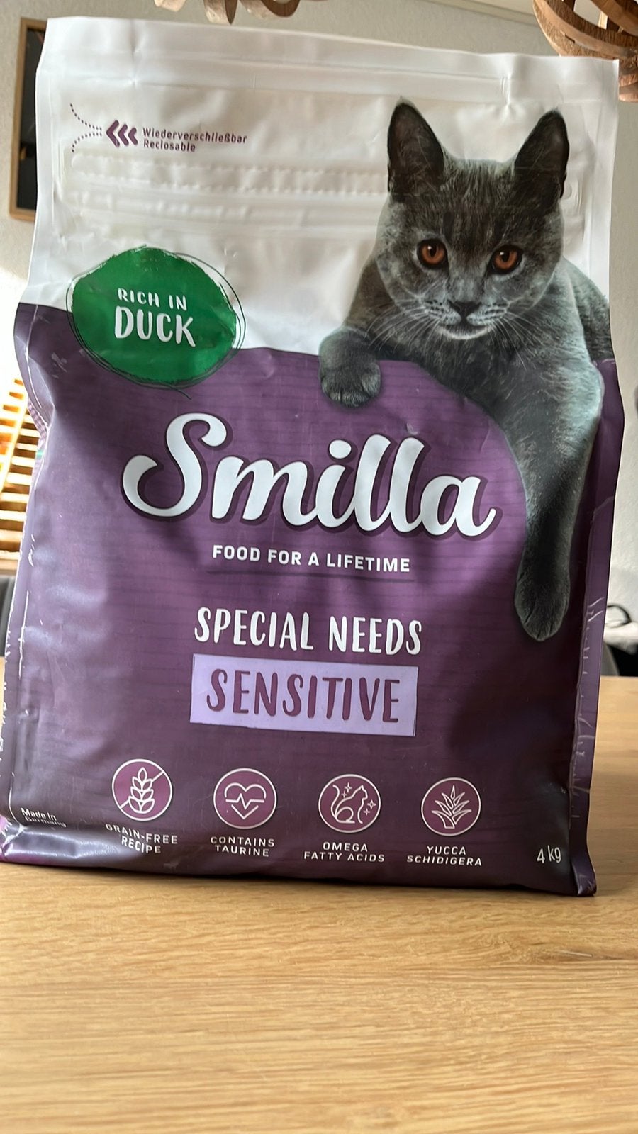Kattenbrokken, Ophalen, Kat