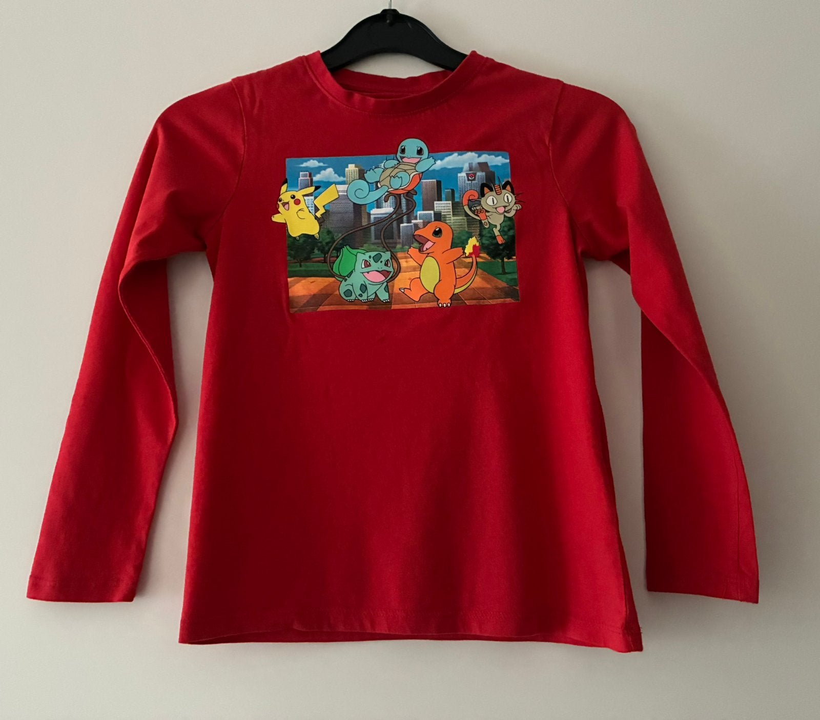 Rood Pokémon Longsleeve - Pikachu, Charmander mt 128, C&A, Ophalen of Verzenden, Zo goed als nieuw, Shirt of Longsleeve