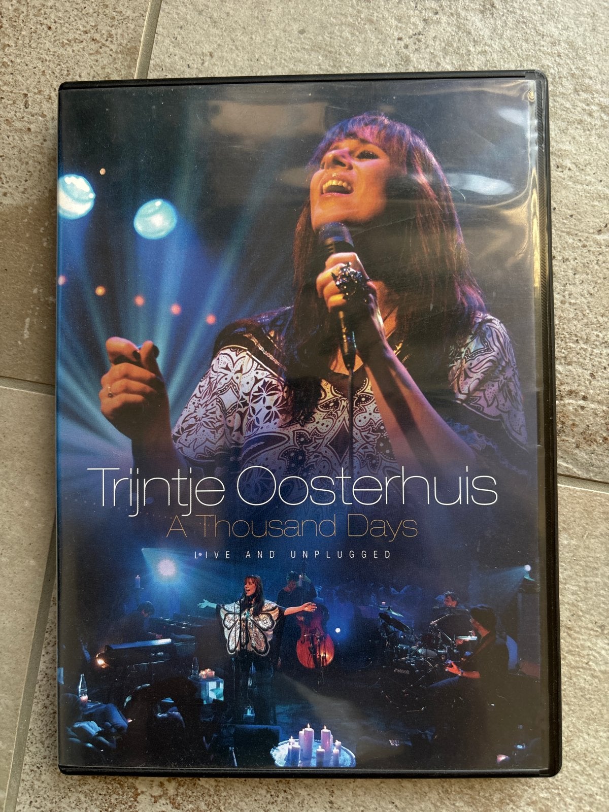 Trijntje Oosterhuis - A Thousand Days Live & Unplugged DVD, Alle leeftijden, Ophalen of Verzenden, Gebruikt