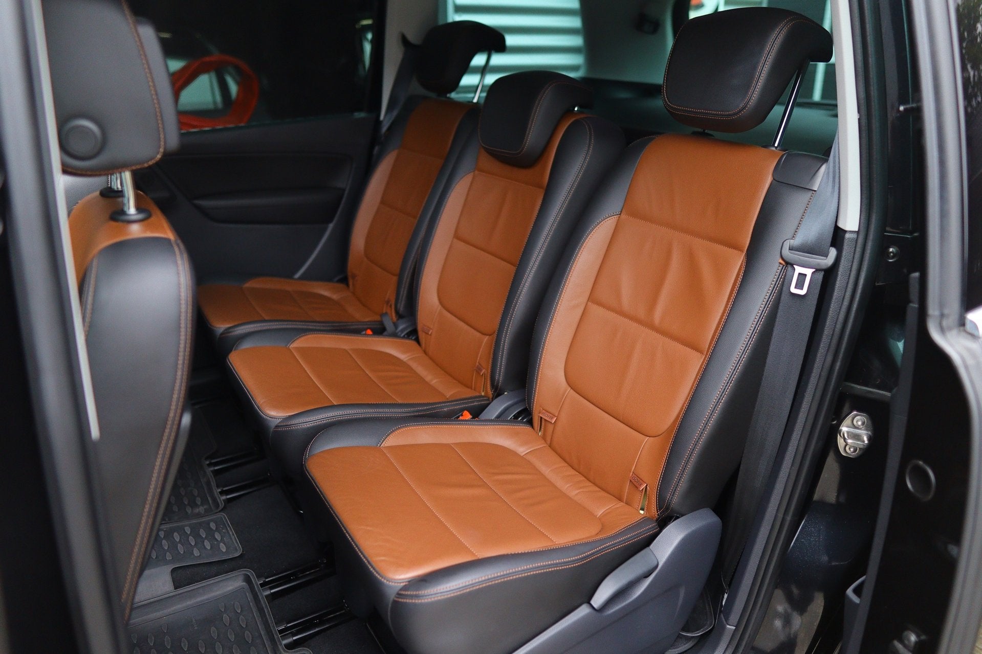 Foto 18 van Volkswagen SHARAN 1.4 TSI Exclusive Series 7 zits Full optio
